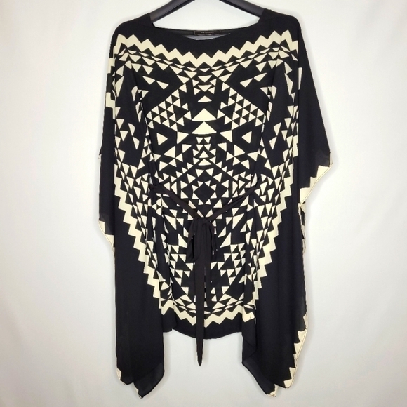 BCBGMaxAzria Tribal Print Kaftan Black and White - Picture 3 of 14